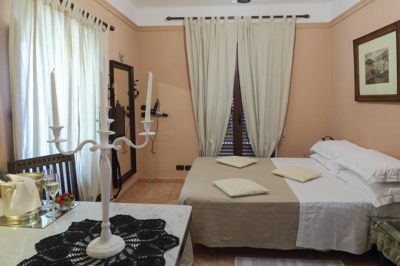 Isoco Guest House Sant'Alessio Siculo Exterior photo