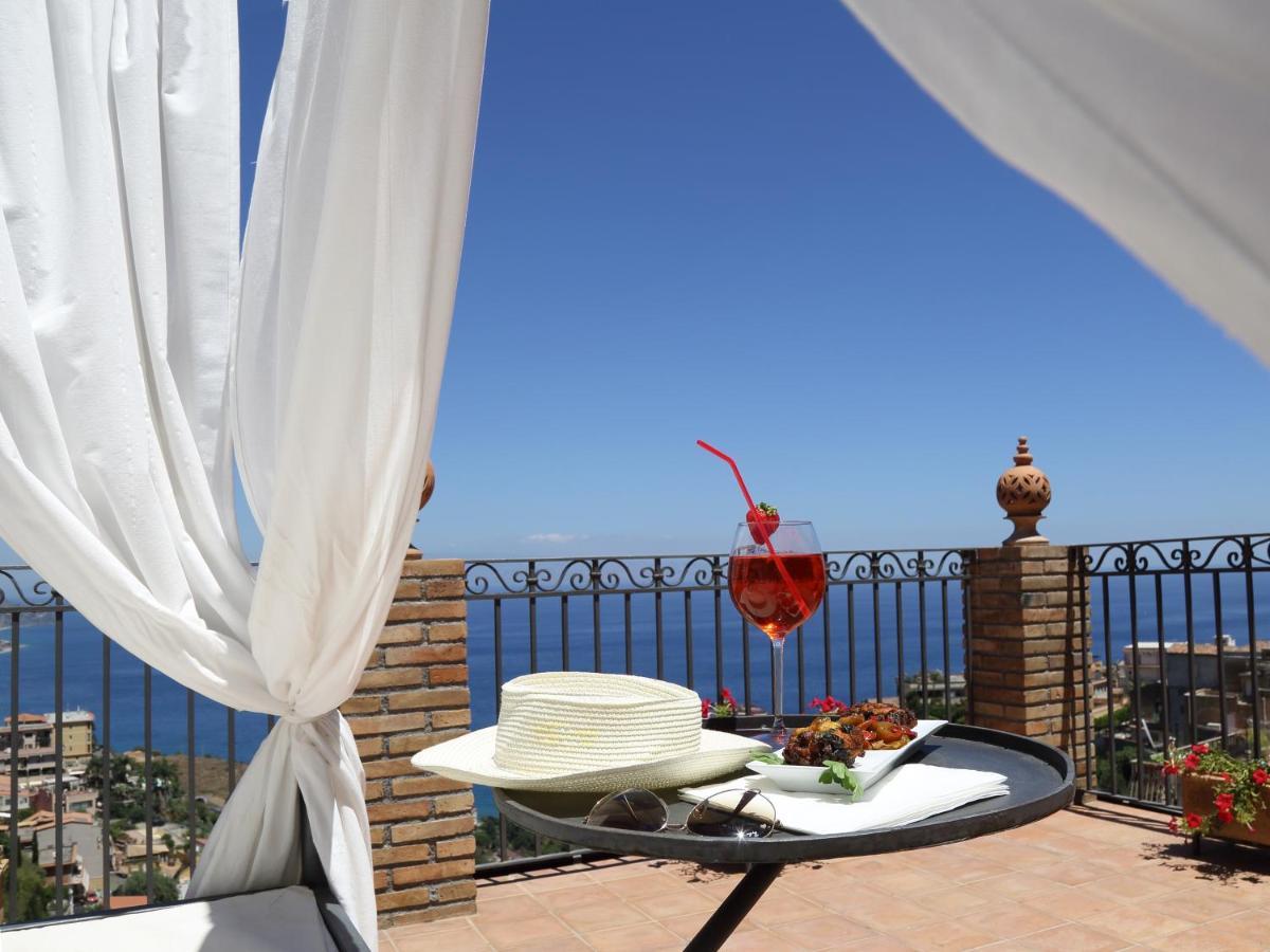 Isoco Guest House Sant'Alessio Siculo Exterior photo