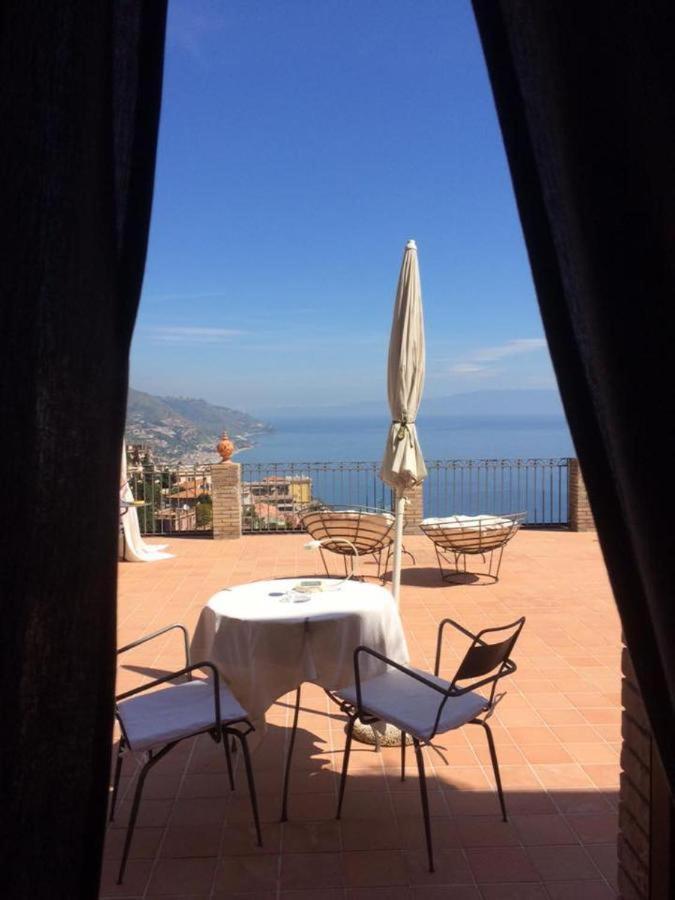 Isoco Guest House Sant'Alessio Siculo Exterior photo