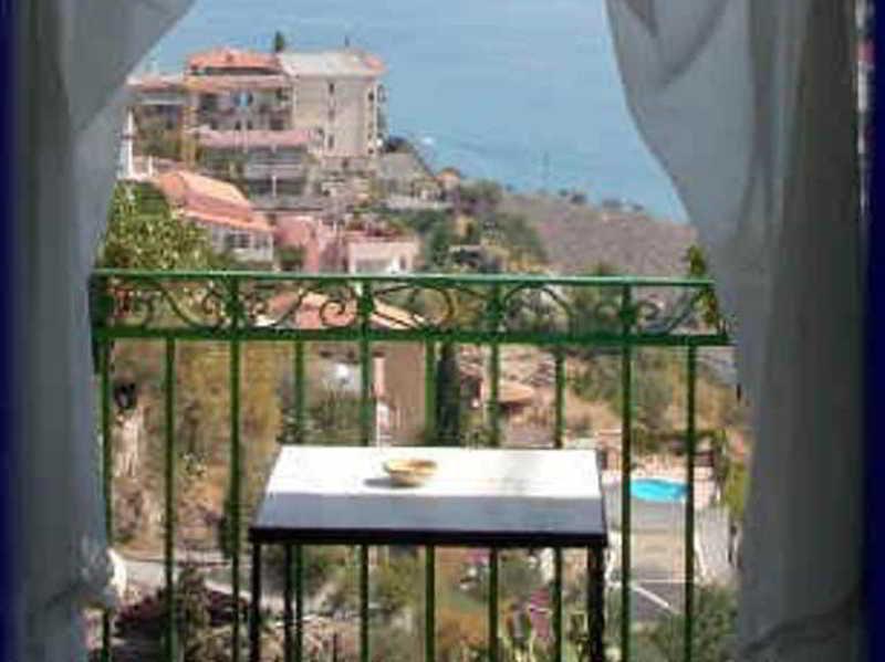 Isoco Guest House Sant'Alessio Siculo Exterior photo